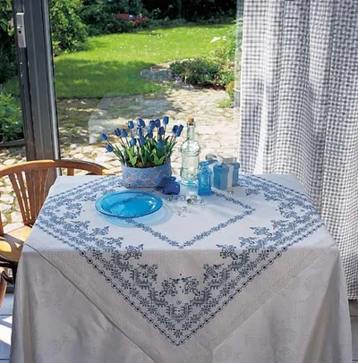 Elisabeth (blue) tablecloth 95 cm